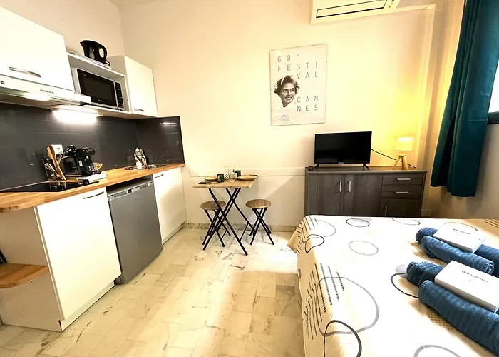شقة Croisette Studio, Steps From Beach, Behind Martinez Ac Wifi كان
