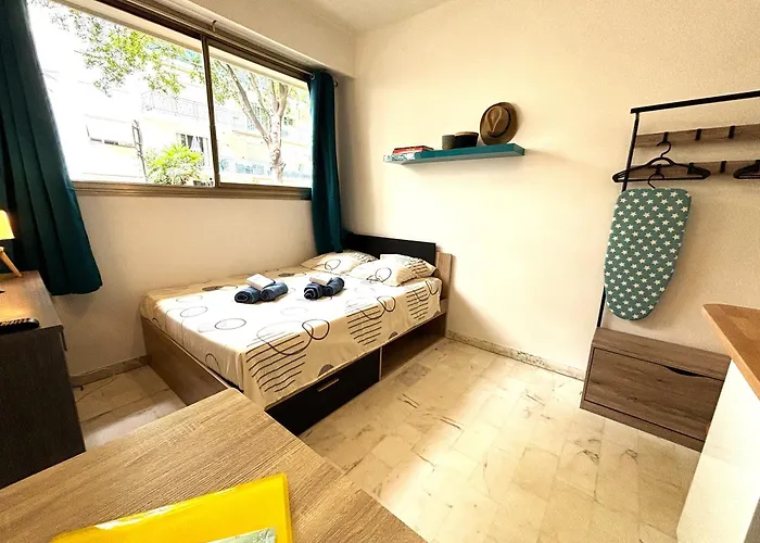شقة Croisette Studio, Steps From Beach, Behind Martinez Ac Wifi *